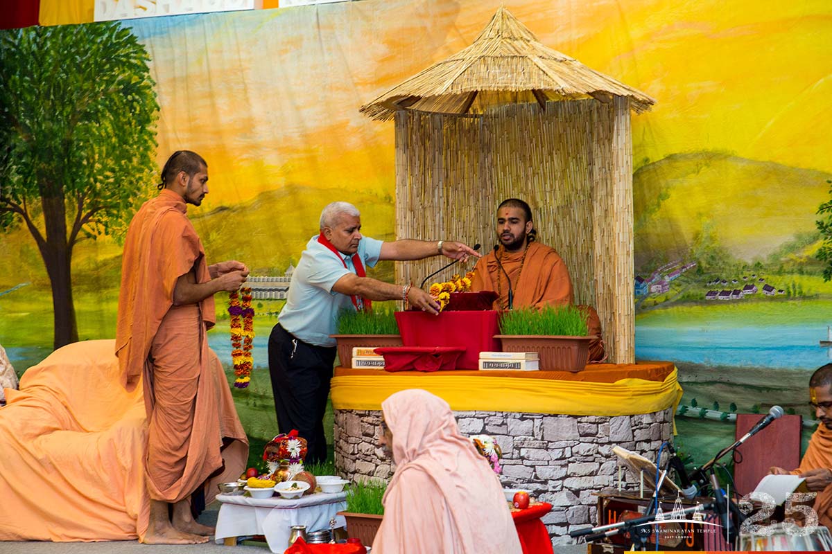 211A1515 copy - ©1987-2017 SKS Swaminarayan Temple East London